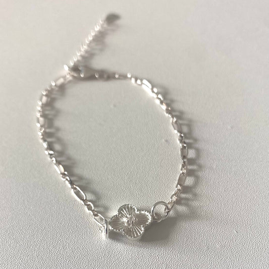 Four leaf clover bracelet