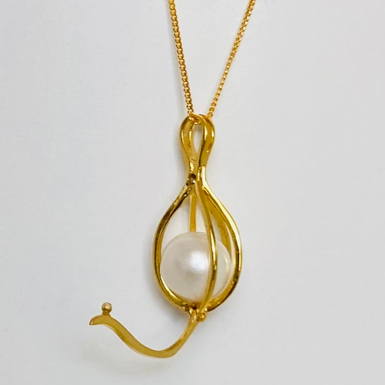 Secret door gold pendant with pearl