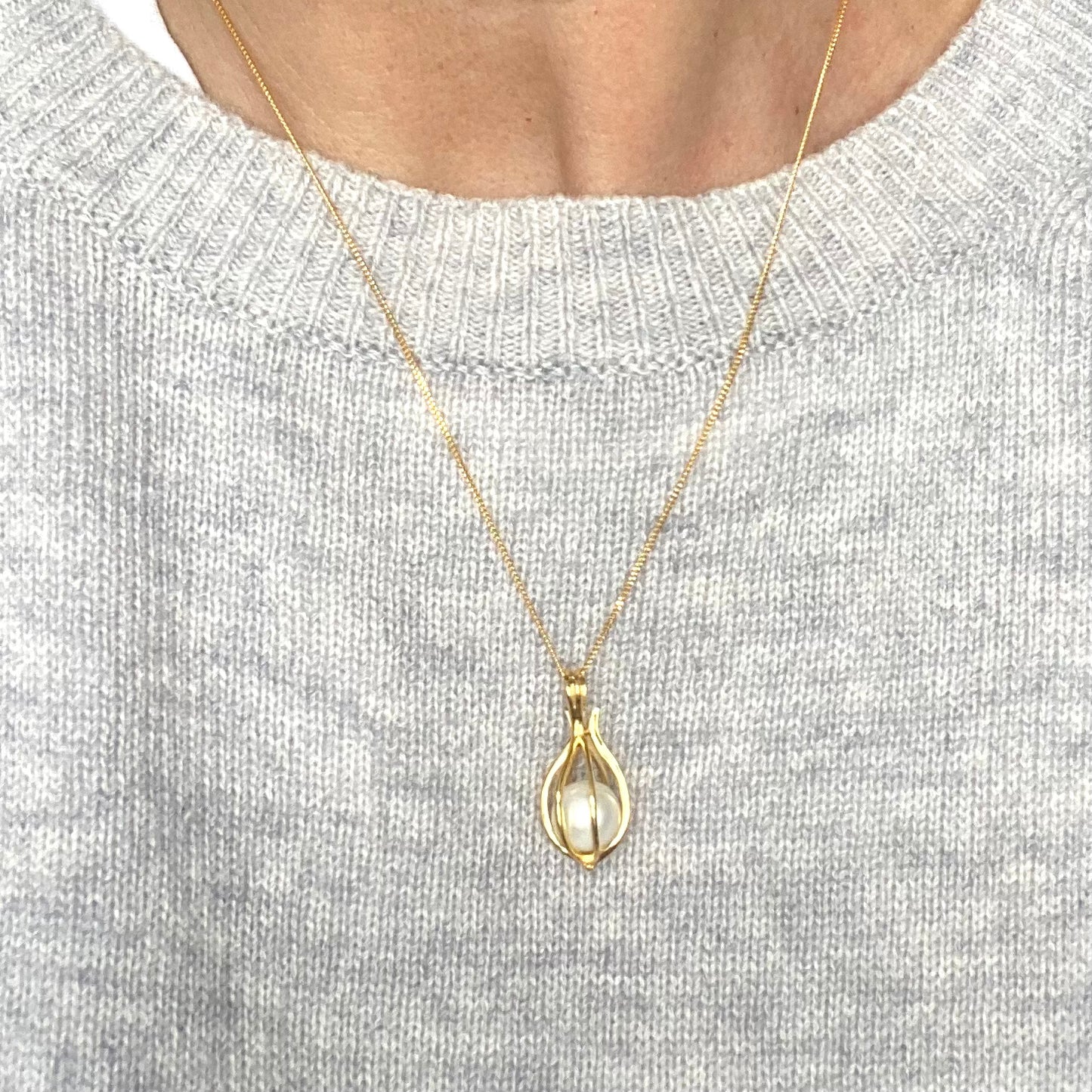 Secret door gold pendant with pearl