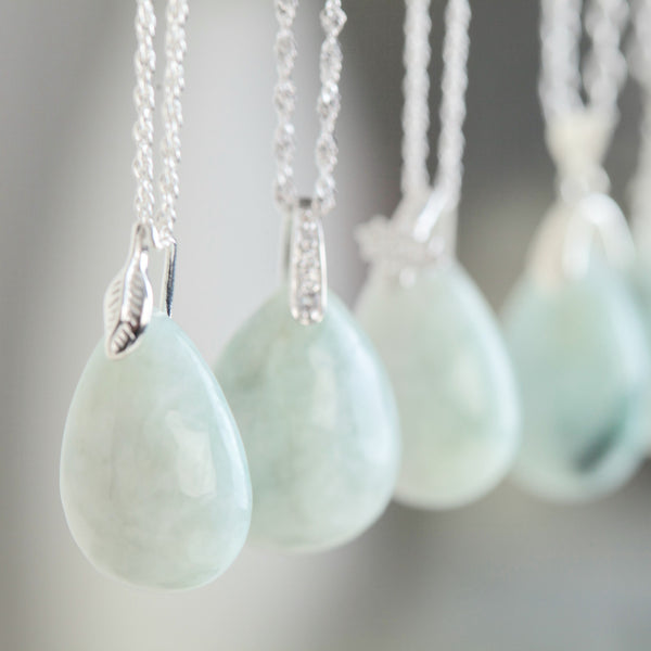 Jadeite pear drop pendant necklace