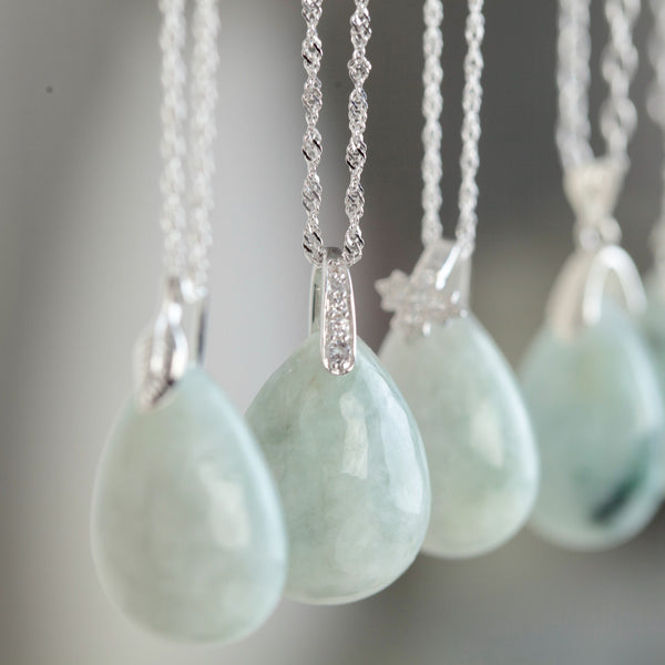 Jadeite pear drop pendant necklace