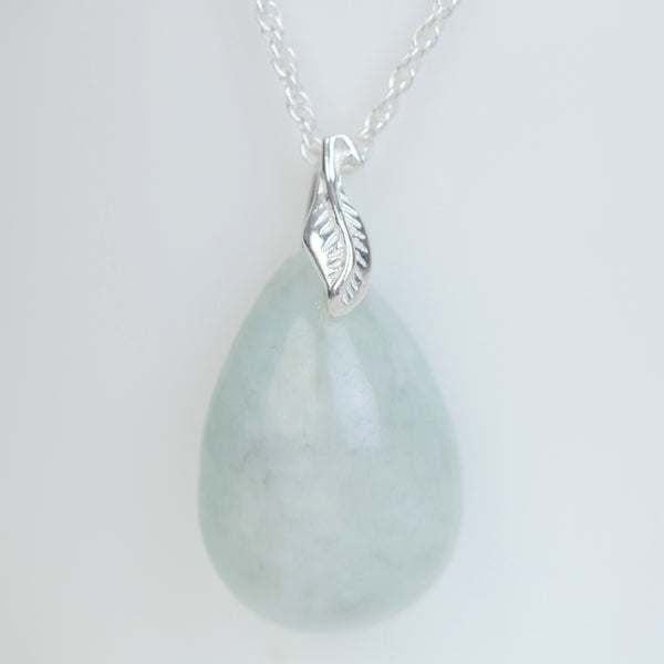 Jadeite pear drop pendant necklace