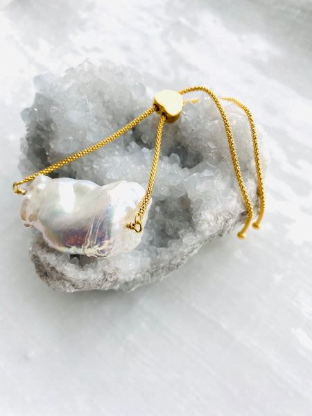 Baroque pearl bracelet