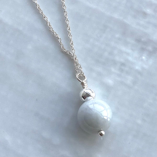 Jadeite single drop pendant necklaces