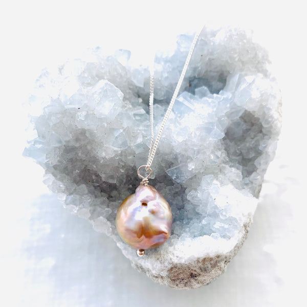 Baroque pearl solitaire necklace