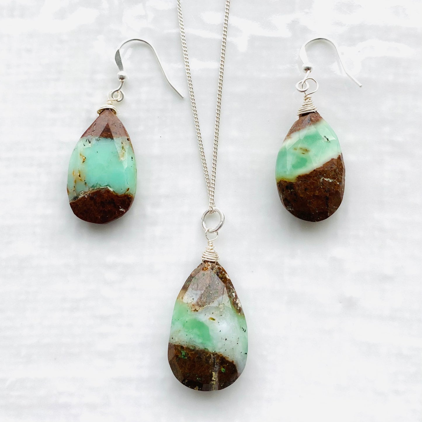 Chrysoprase pear drop pendant