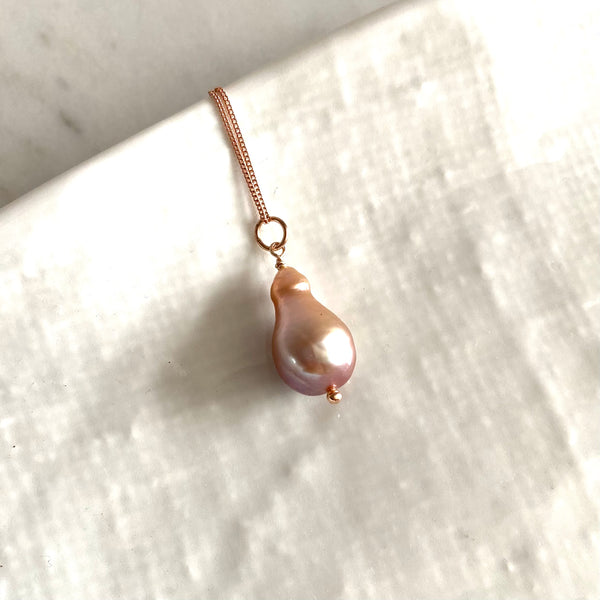 Baroque pearl solitaire necklace