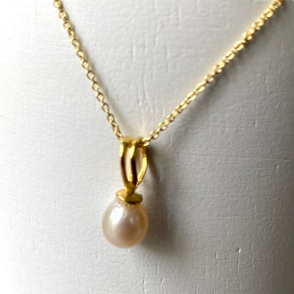 Pearl drop pendant