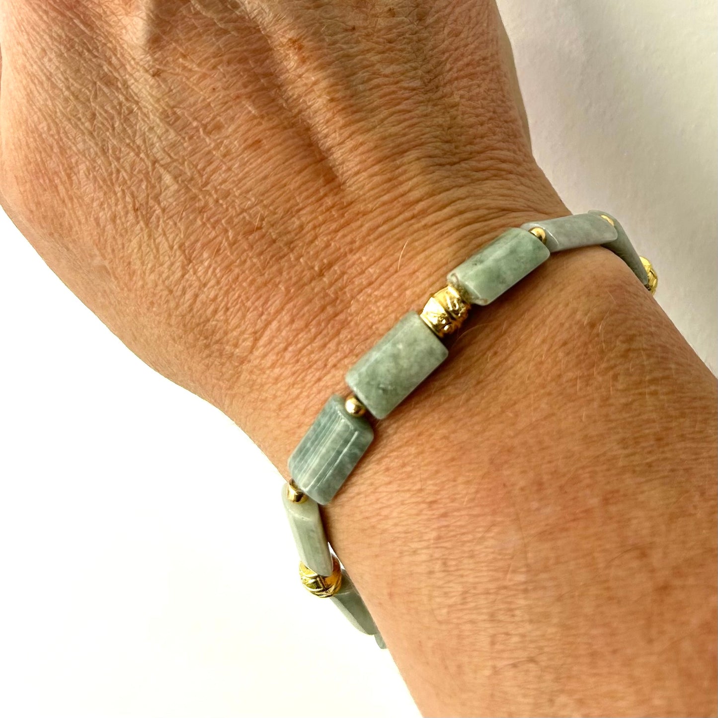 Natural jadeite and gold stacking bracelet