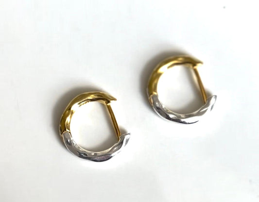 Reversible mini hoop earrings