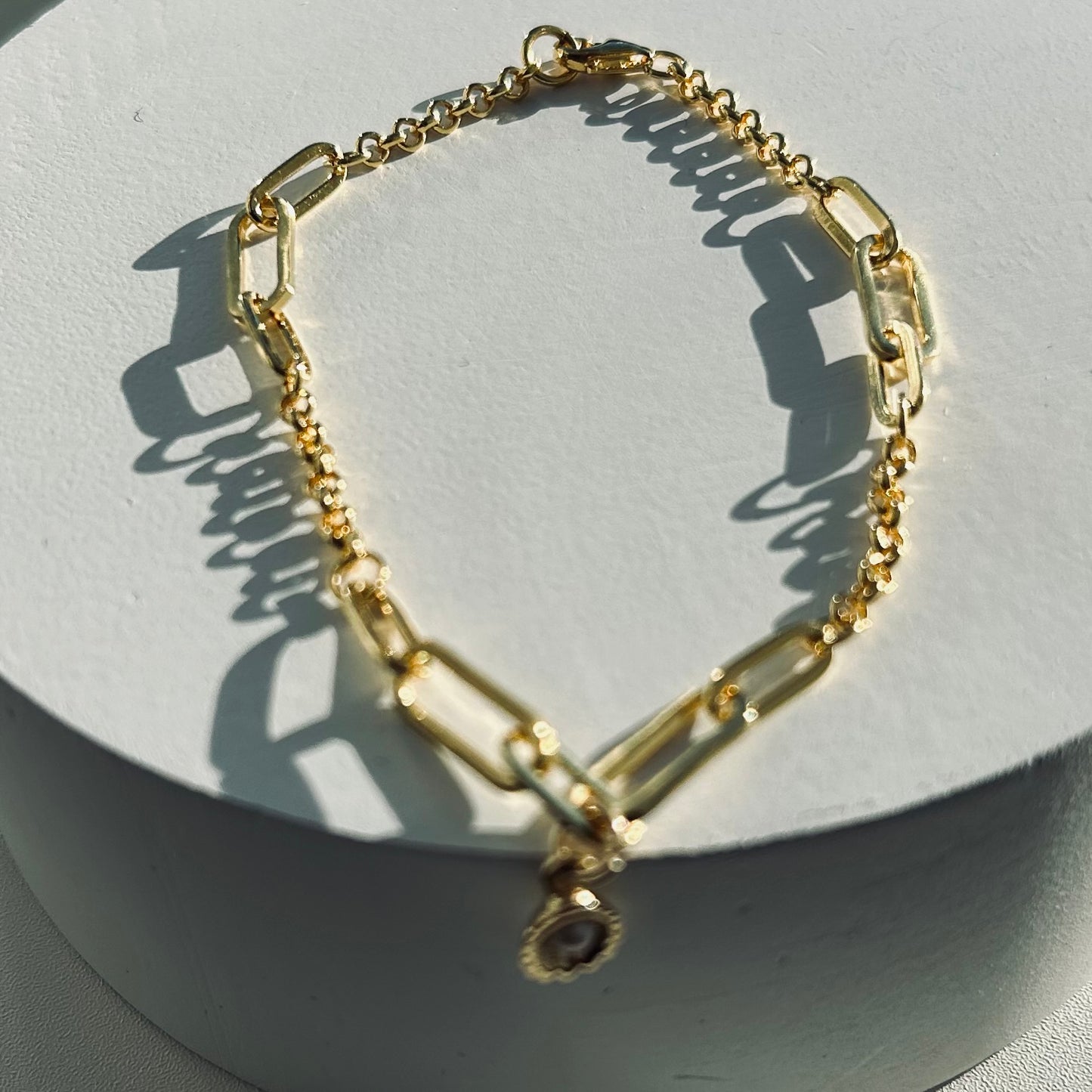 Gold oyster links bracelet