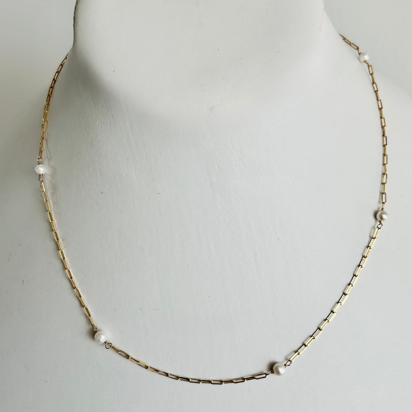 Pearl and gold links necklace