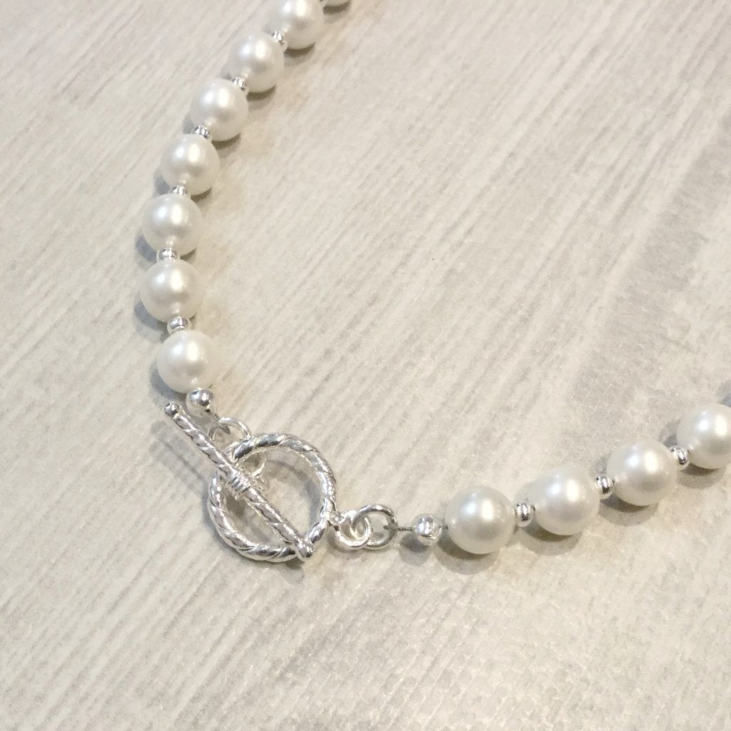 Shell pearl necklace with mother of pearl bars