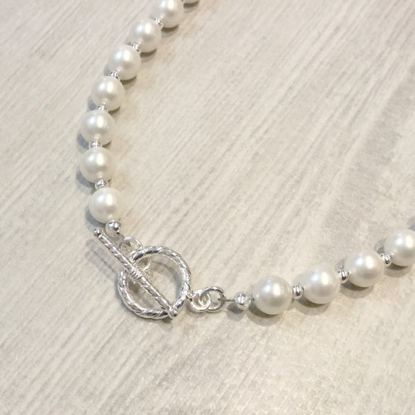 Shell pearl necklace with mother of pearl bars