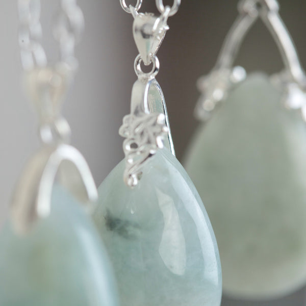 Jadeite pear drop pendant necklace