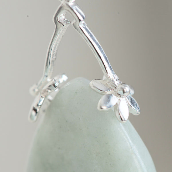 Jadeite pear drop pendant necklace