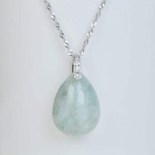 Jadeite pear drop pendant necklace