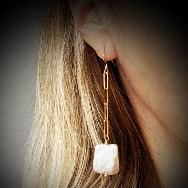 Flat link baroque pearl chain earrings