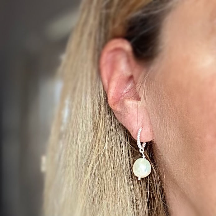 Baroque pearl huggie earrings