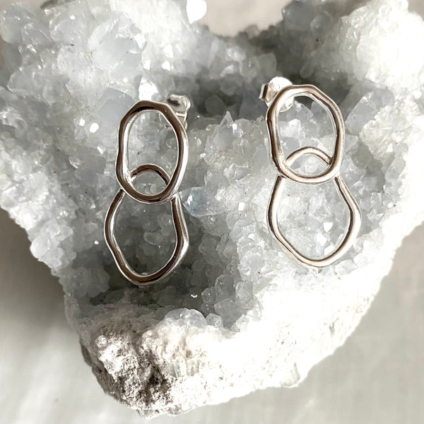 Double asymmetric ring stud earrings
